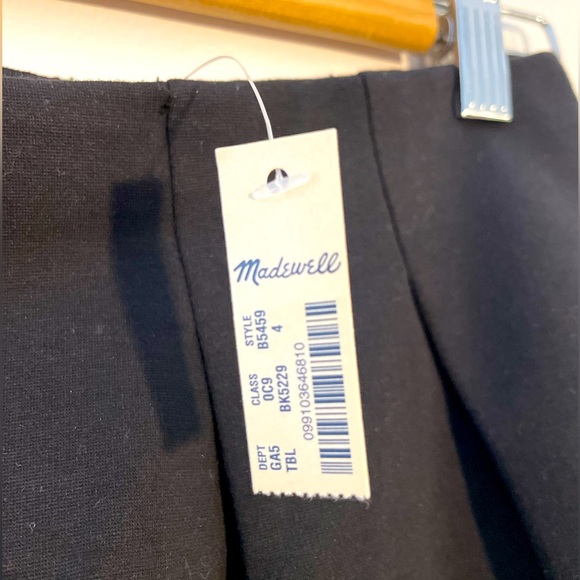 Madewell Pleaded Black Short Skirt Size 4 (NWT) - Picture 3 of 5